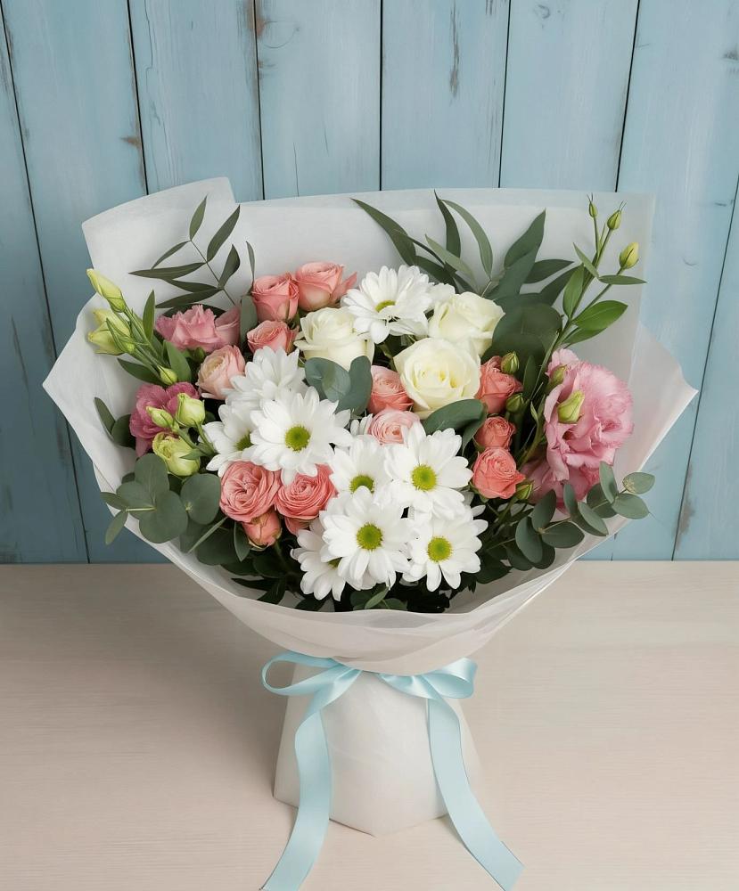 Букет цветов из: Розы, Лизиантусы и Хризантемы в Красной Пойме