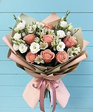 Букет цветов из:  Розы, Альстромерии и Лизиантусы в Красной Пойме