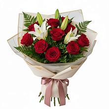 Букет цветов из:  Лилии и Розы в Красной Пойме