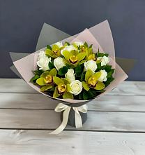 Букет цветов из:  Орхидеи и Розы в Красной Пойме