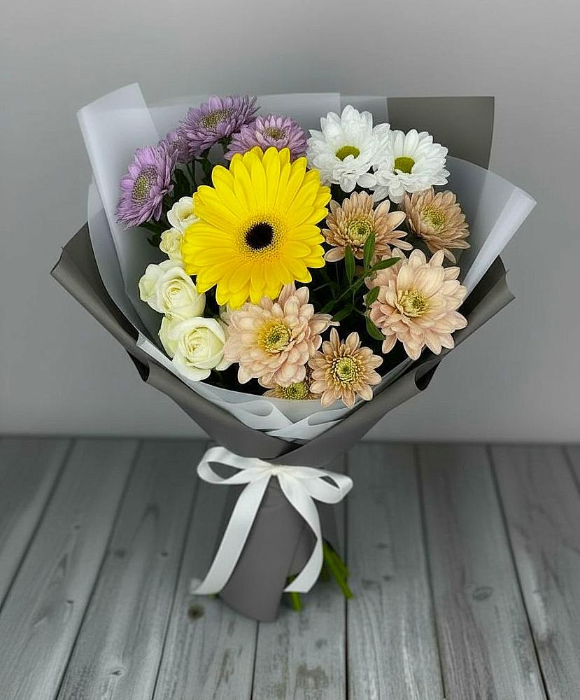Букет цветов из: Розы, Герберы и Хризантемы в Красной Пойме