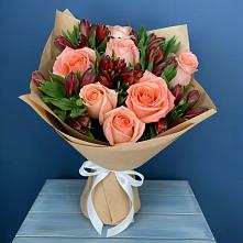 Букет цветов из:  Розы и Альстромерии в Красной Пойме