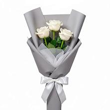 Букет 3 белые розы в Красной Пойме