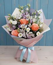 Букет цветов из:  Лизиантусы, Розы, Альстромерии и Гипсофила в Красной Пойме