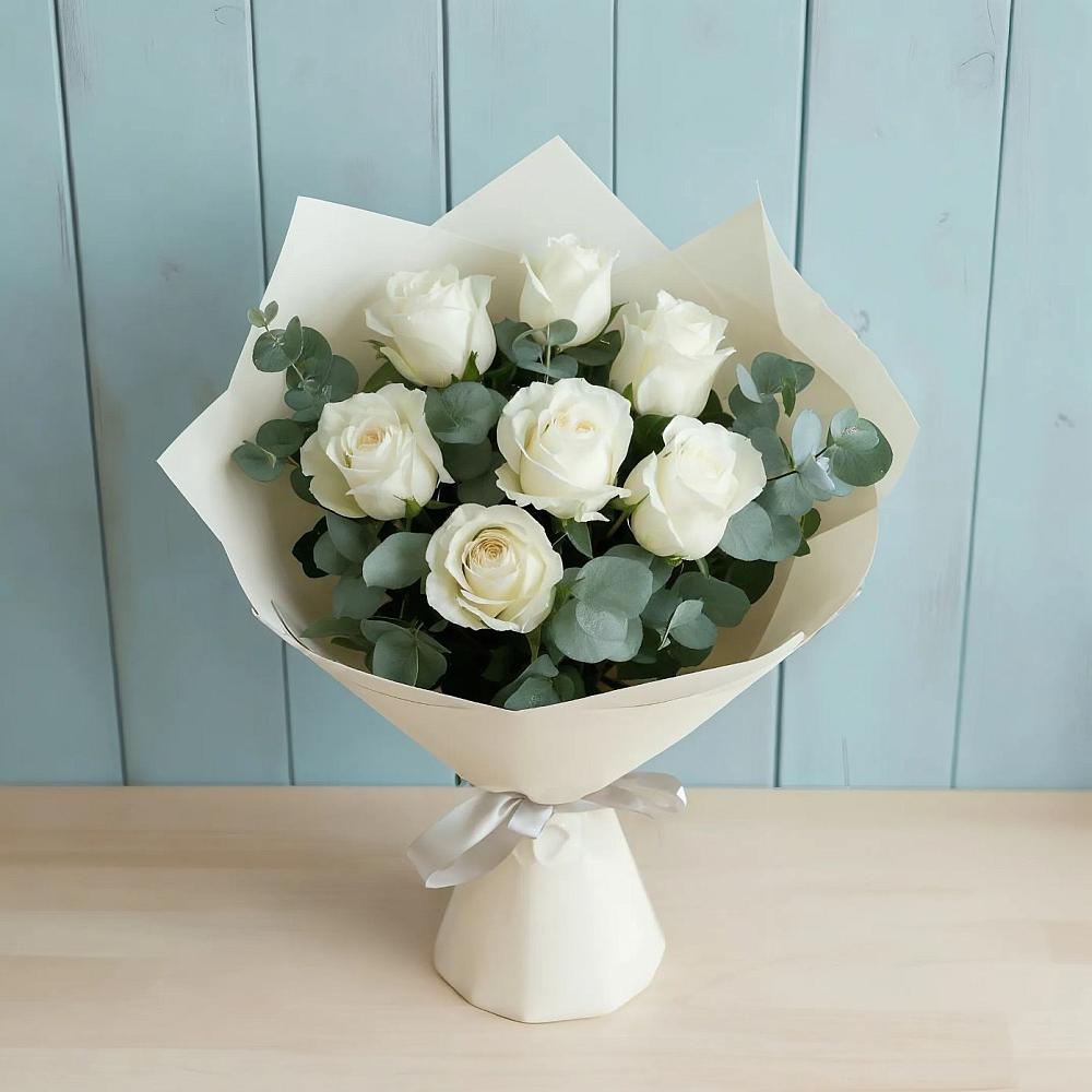 Букет Белые розы в Эвкалипте в Красной Пойме