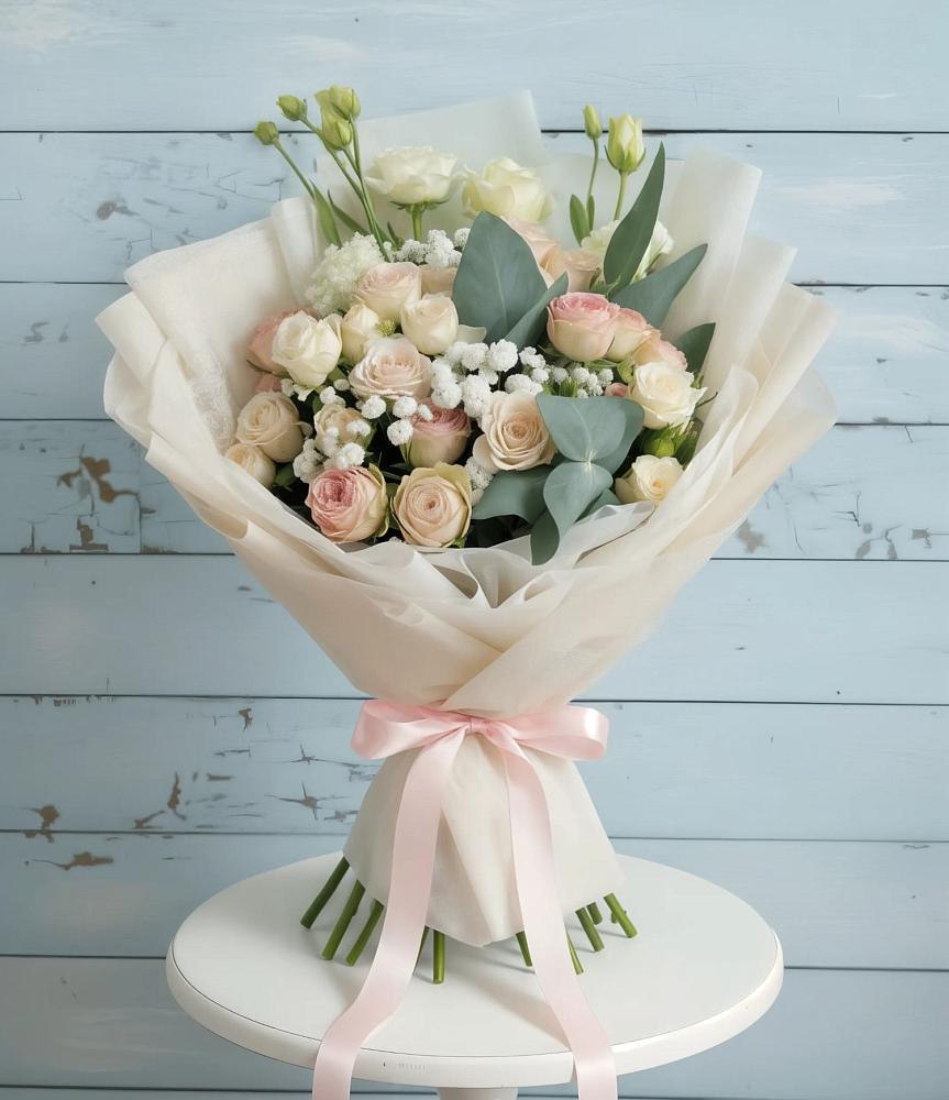 Букет цветов из: Розы и Лизиантусы в Красной Пойме