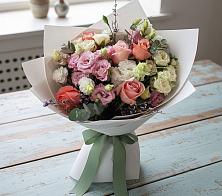 Букет цветов из:  Розы, Лизиантусы и Гвоздики в Красной Пойме