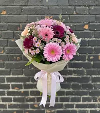 Букет цветов из:  Герберы и Хризантемы в Красной Пойме