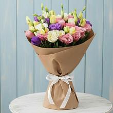 Букет цветов из:  Лизиантусы в Красной Пойме