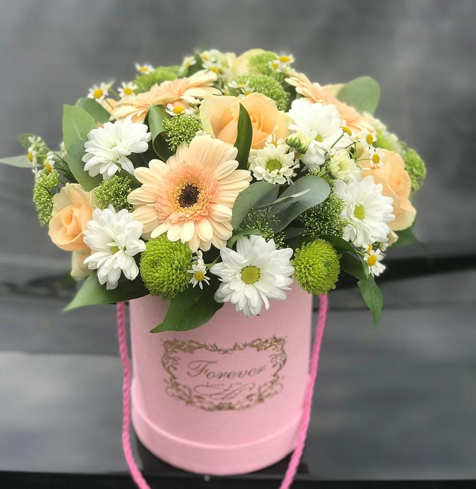 Цветочная композиция из Розы, Герберы и Хризантемы в шляпной коробке в Красной Пойме