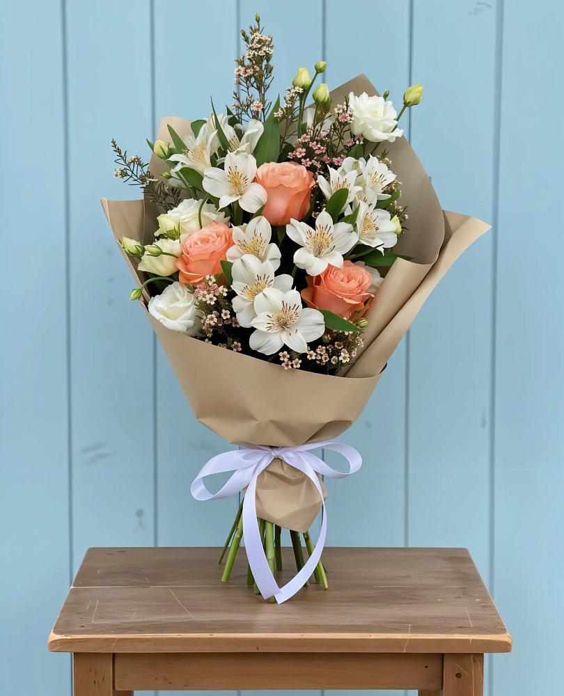 Букет цветов из: Альстромерии, Лизиантусы, Розы и Хризантемы в Красной Пойме