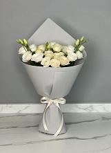 Букет цветов из:  Розы и Лизиантусы в Красной Пойме